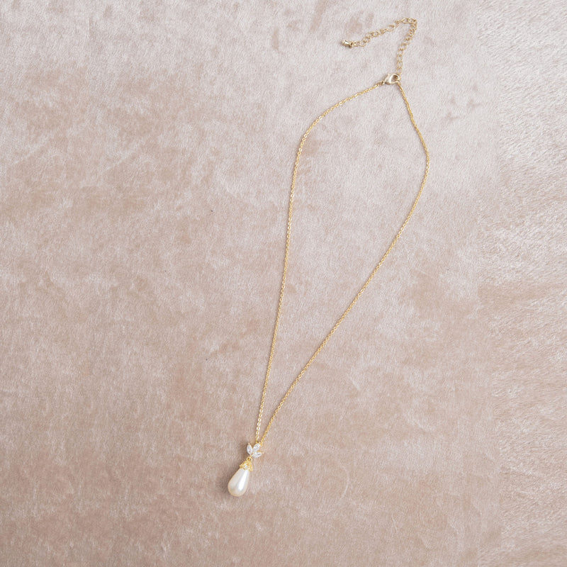 Fleurette navette teardrop pearl necklace (gold) - Liberty in Love