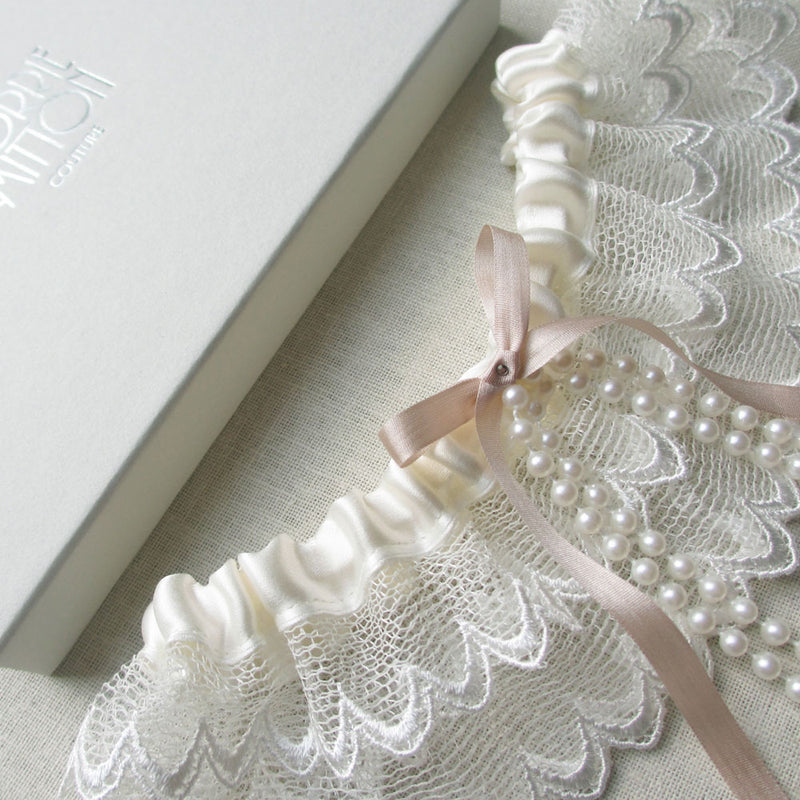 Je t'aime embroidered tulle garter with pearl trim - Liberty in Love