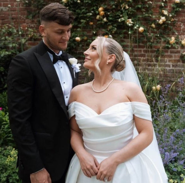 Caitlin wore the Romy navette pearl drop earrings and Alta pearl necklace by Aria. Photography by Jade Francesca.