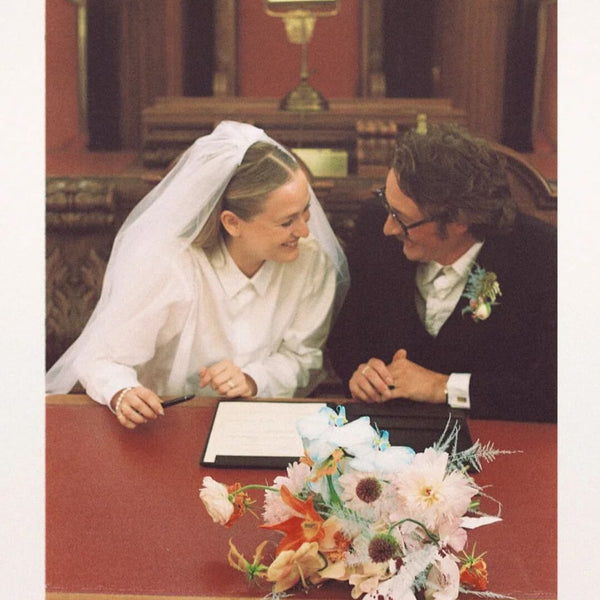 Georgia wore a bespoke Phoenix veil by Joyce Jackson. Photography by Ramone.