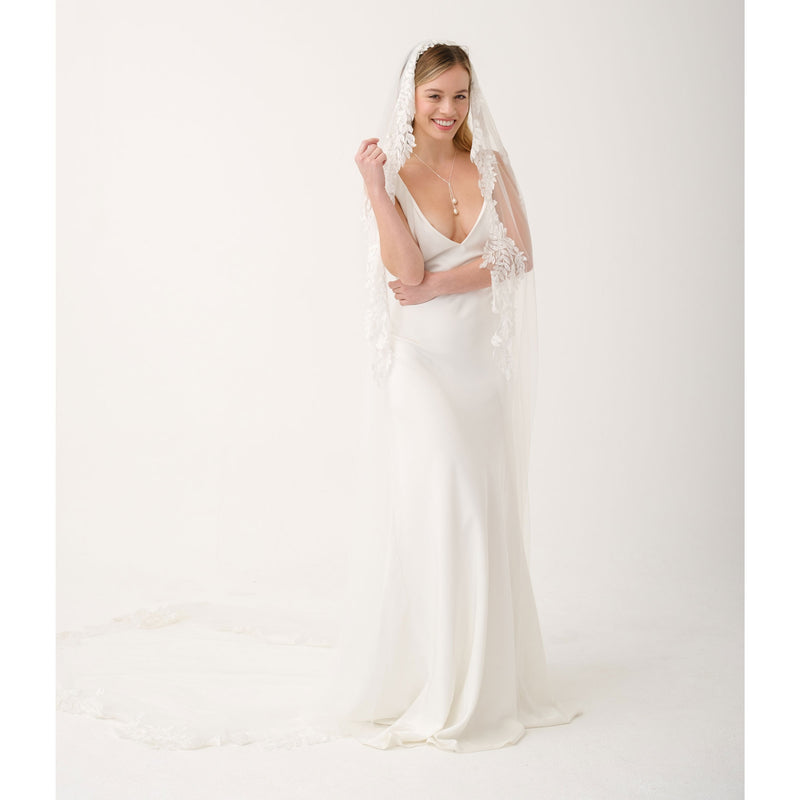 Autumn leafy lace edge long veil