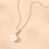Avery pearl pendant necklace (silver, rhodium-plated)
