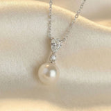 Avery pearl pendant necklace (silver, rhodium-plated)