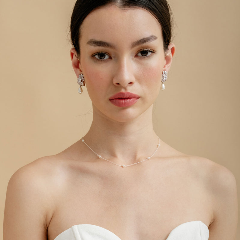 Belle pearl necklace (silver) - Liberty in Love
