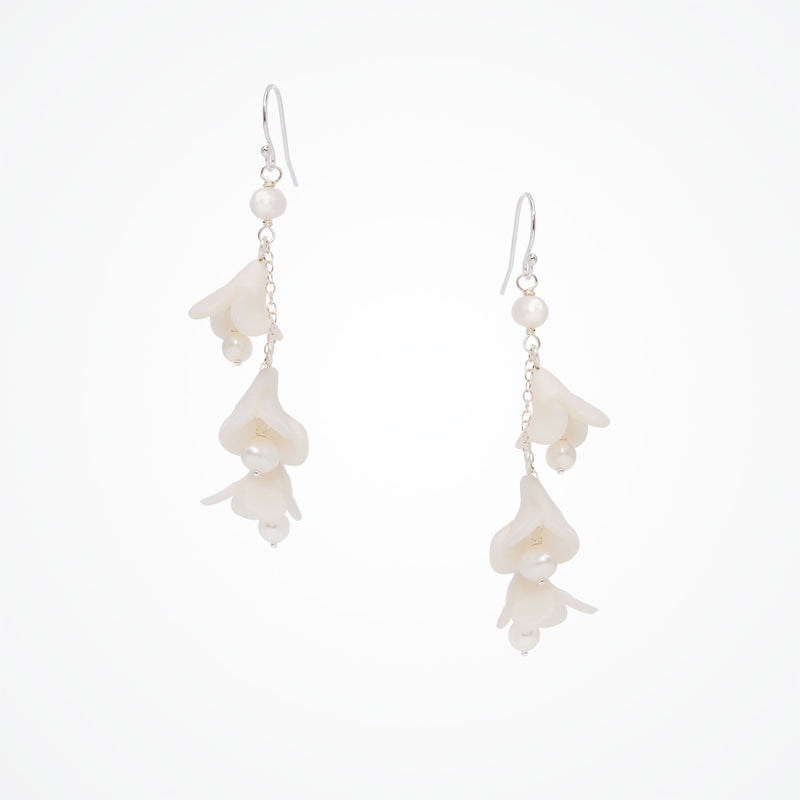 Bellflower pearl drop chain earrings (silver)