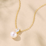 Dolce oval zirconia and pearl pendant necklace (gold)