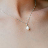 Elm pearl and zirconia pendant necklace (silver)