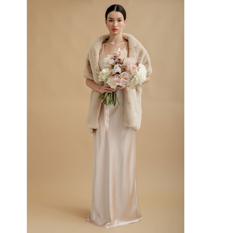 Faux fur bridal stole (biscuit cloud) - Liberty in Love