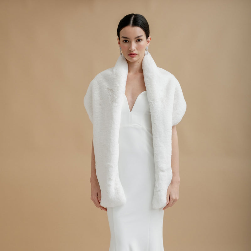Faux fur bridal stole (ivory cloud) - Liberty in Love