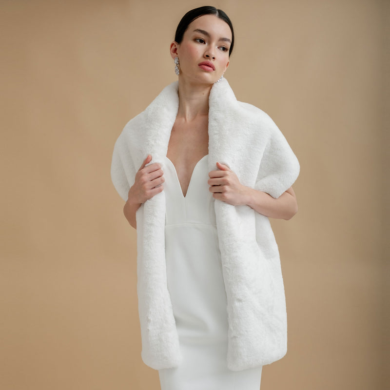Faux fur bridal stole (ivory cloud) - Liberty in Love