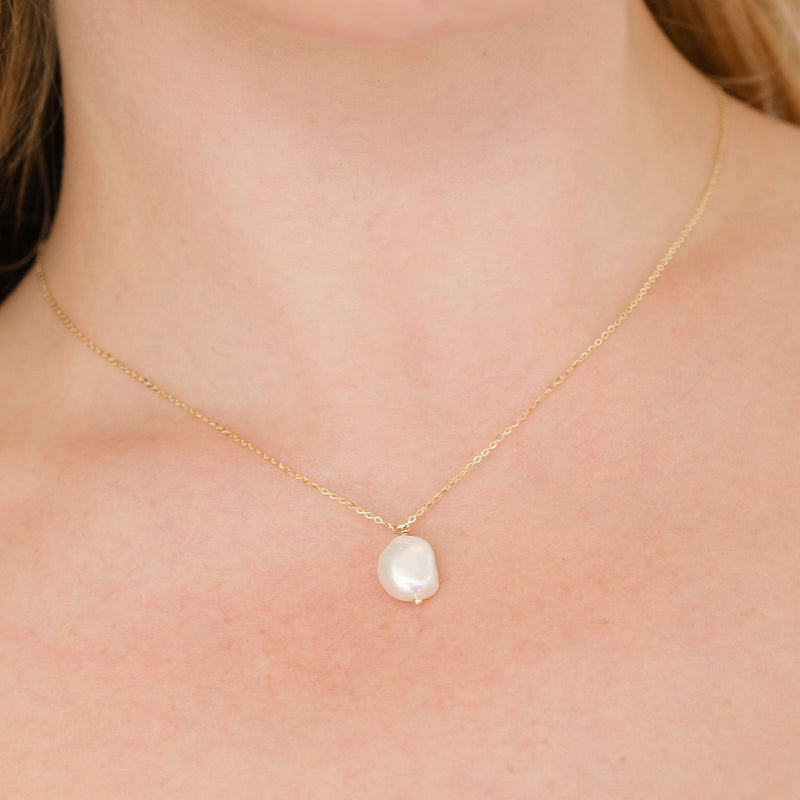 Freshwater baroque pearl pendant necklace (gold)