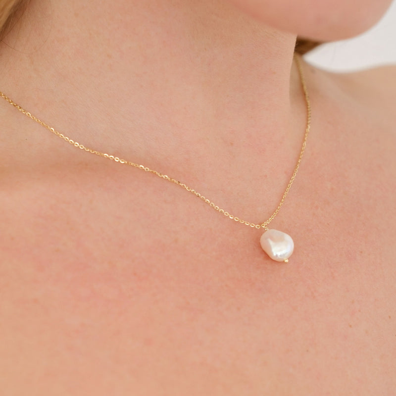 Freshwater baroque pearl pendant necklace (gold)