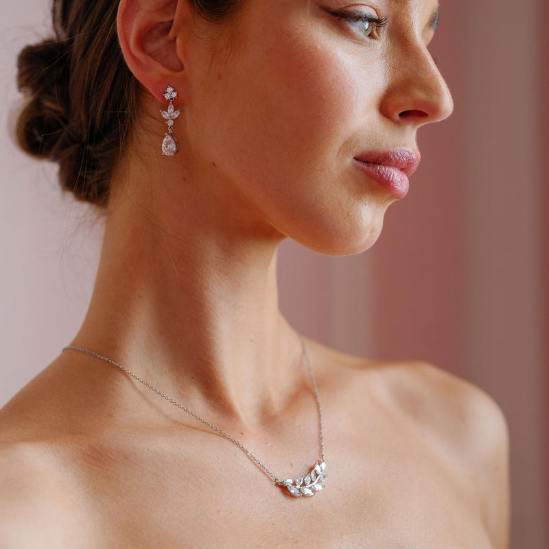 Ivie crystal leaf necklace (silver) - Liberty in Love