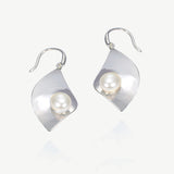 Monza pearl abstract motif earrings - Liberty in Love