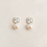 Muse square zirconia pearl earrings and pendant set (silver)