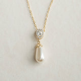 Noemi I teardrop pearl necklace (gold) - Liberty in Love