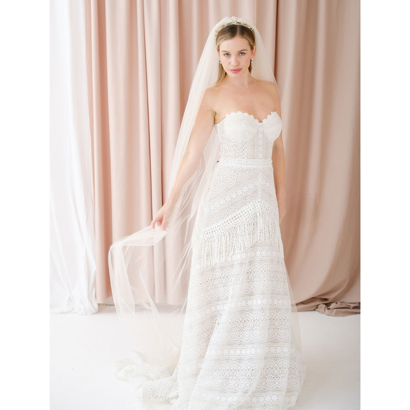 Phoenix single tier raw edge long veil - Liberty in Love