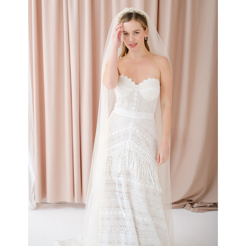Phoenix single tier raw edge long veil - Liberty in Love