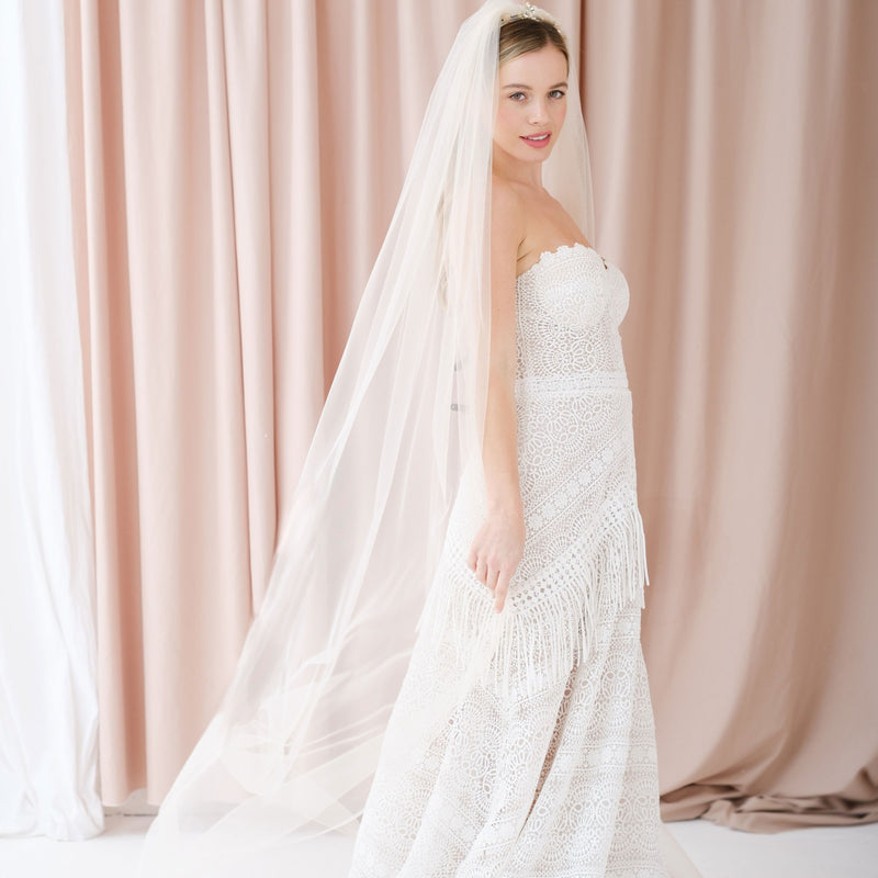 Phoenix single tier raw edge long veil - Liberty in Love