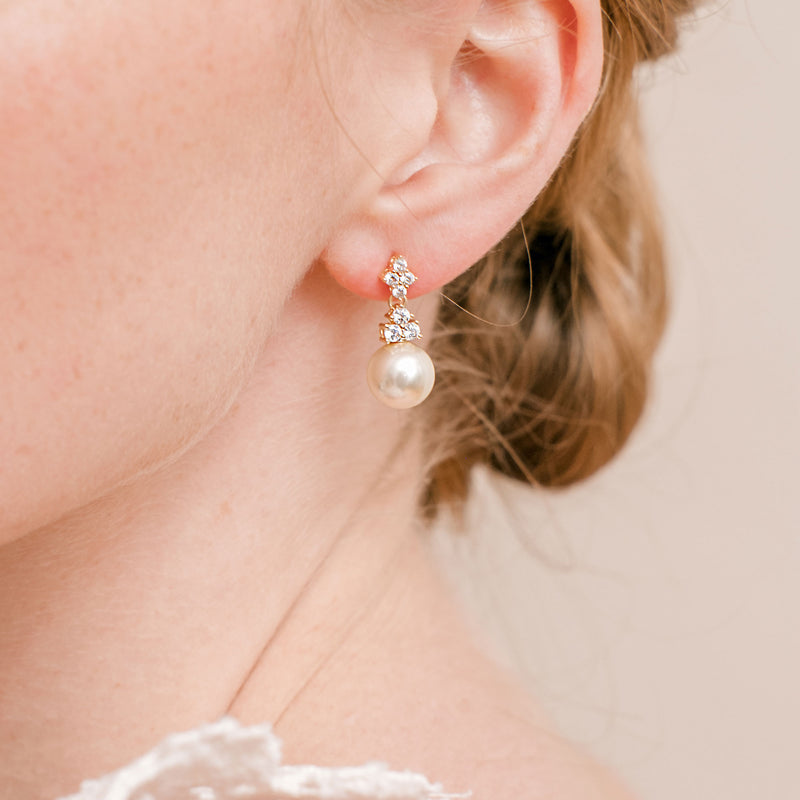Riva pearl drop earrings (gold) - Liberty in Love