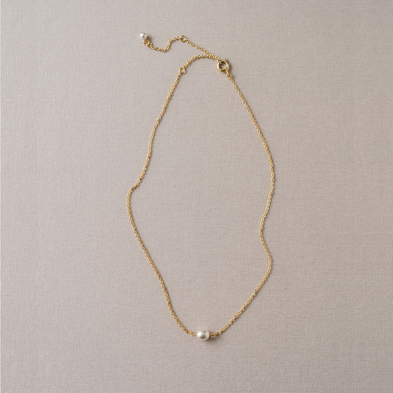 Single pearl choker necklace (gold) - Liberty in Love