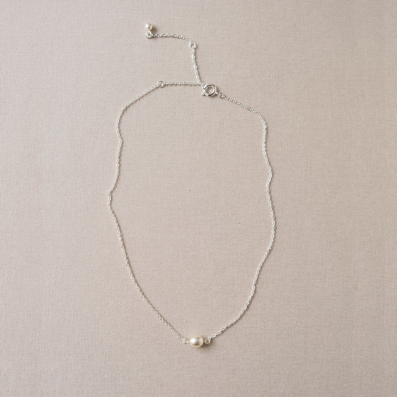Single pearl choker necklace (silver) - Liberty in Love
