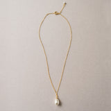 Single teardrop pearl pendant necklace (gold) - Liberty in Love