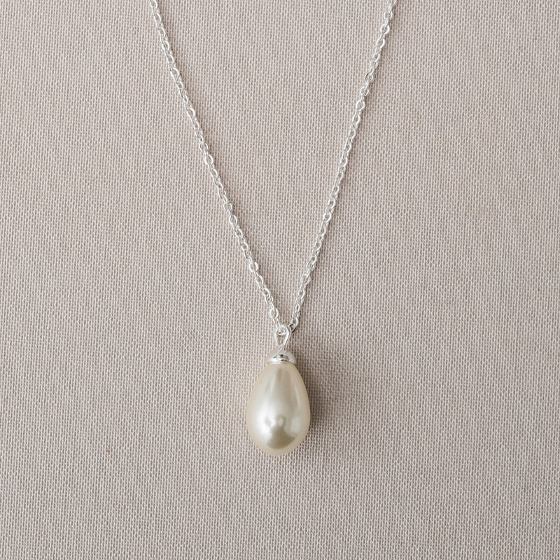 Single teardrop pearl pendant necklace (silver) Aria – Liberty