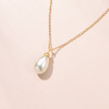 Single teardrop pearl pendant necklace (gold) - Liberty in Love