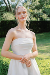 Small pearl button stud earrings (silver)