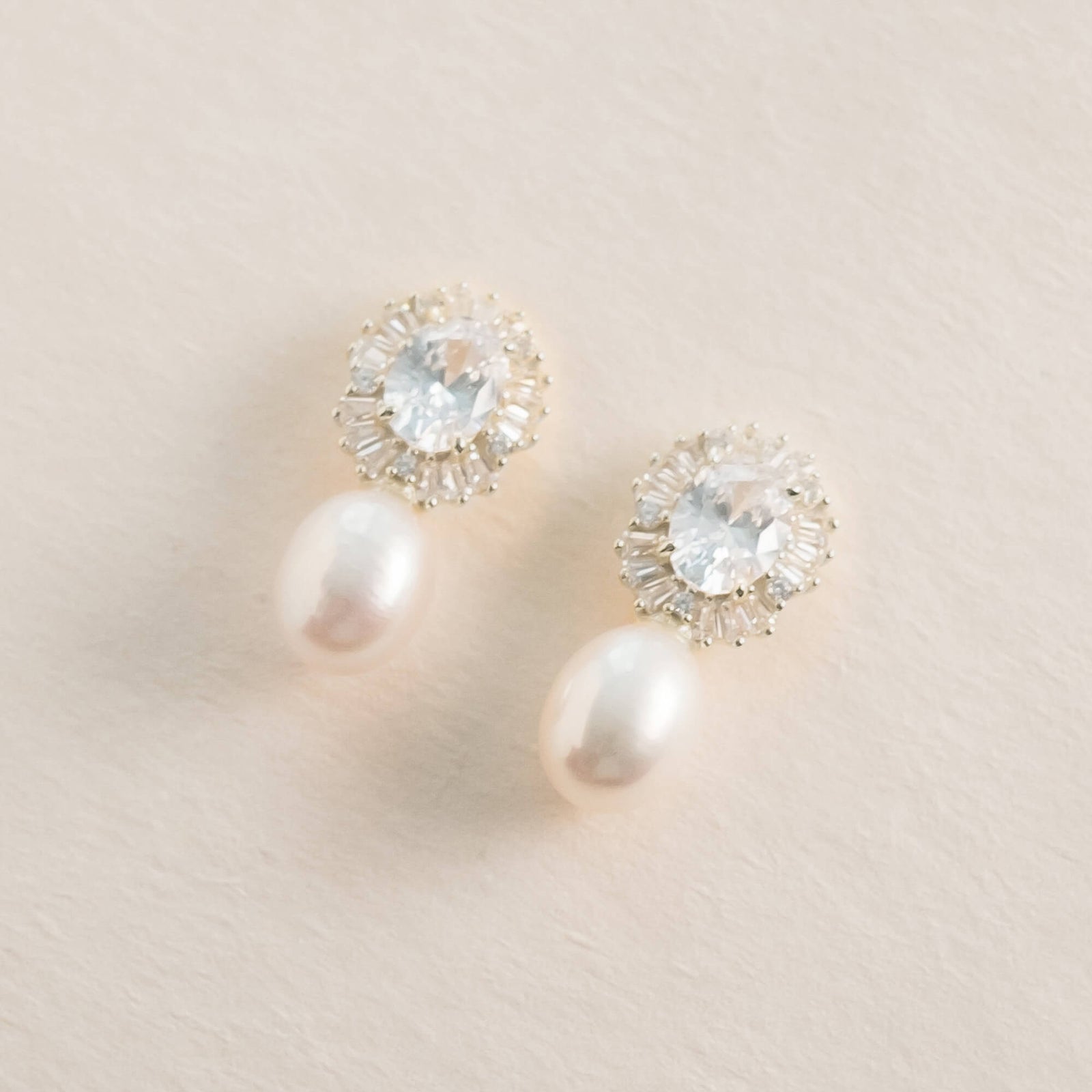 Syren statement zirconia and pearl earrings (silver) Aria