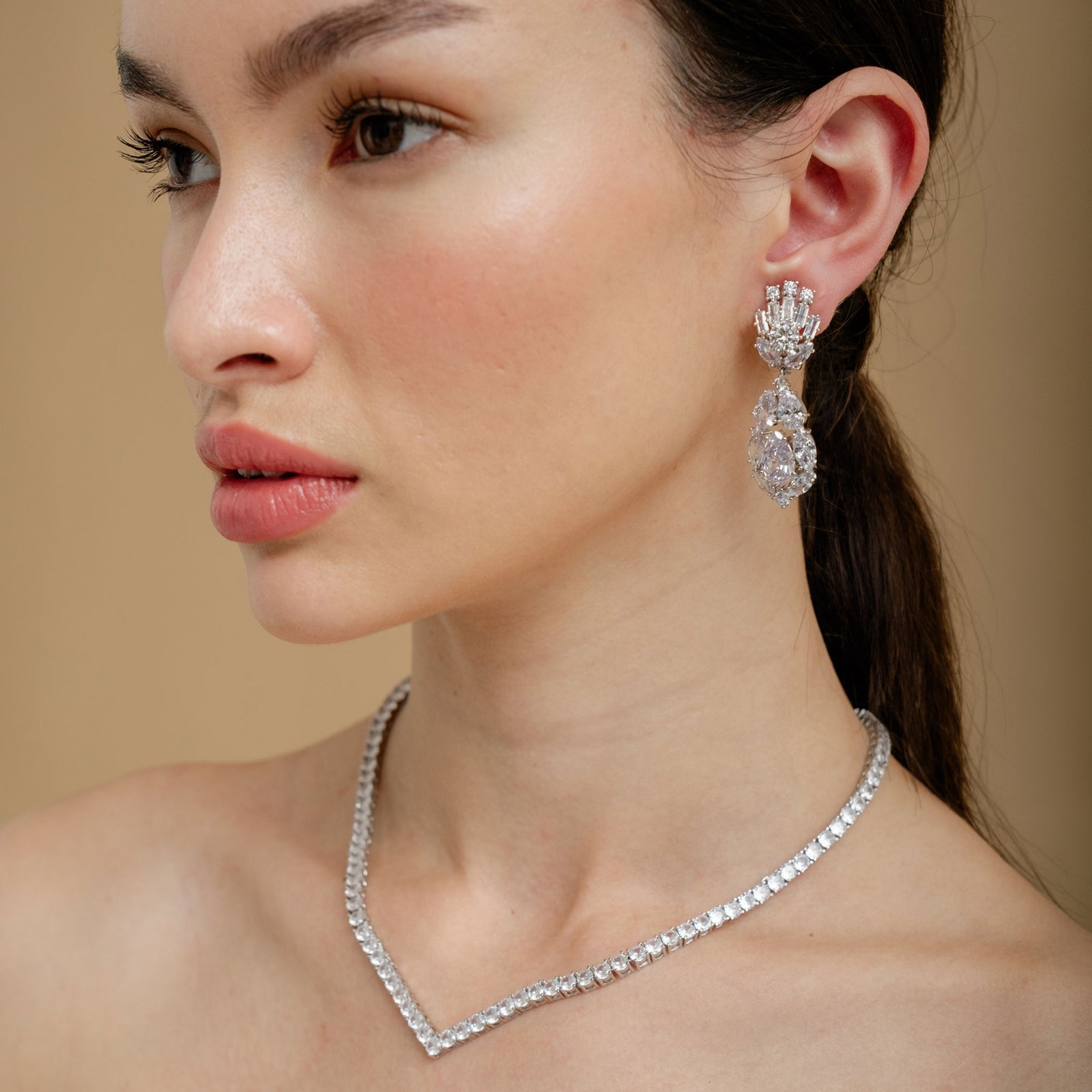 Vera crystal chevron v shaped necklace Aria – Liberty in Love