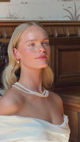 Isari simple pearl hook earrings (gold)