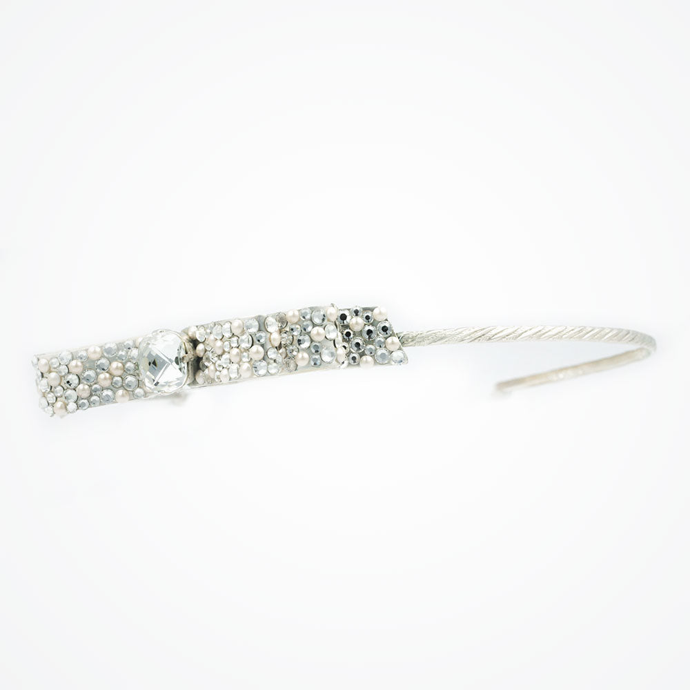 Luscious bow bridal band
