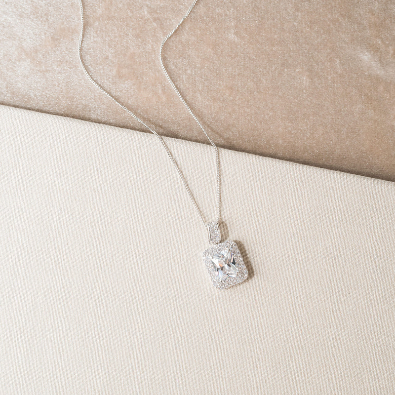 Art Deco pendant necklace - Liberty in Love