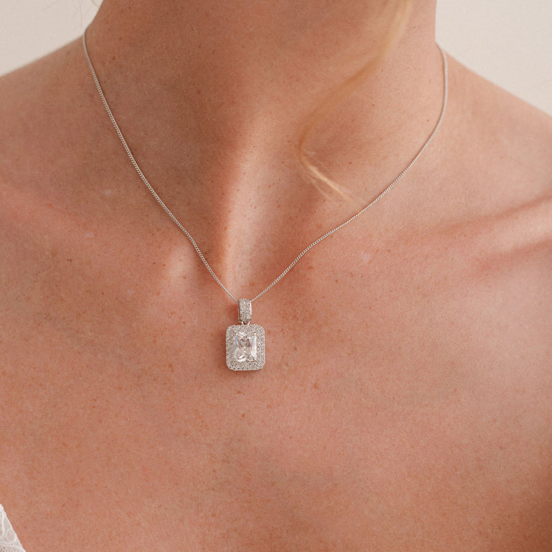 Art Deco pendant necklace - Liberty in Love