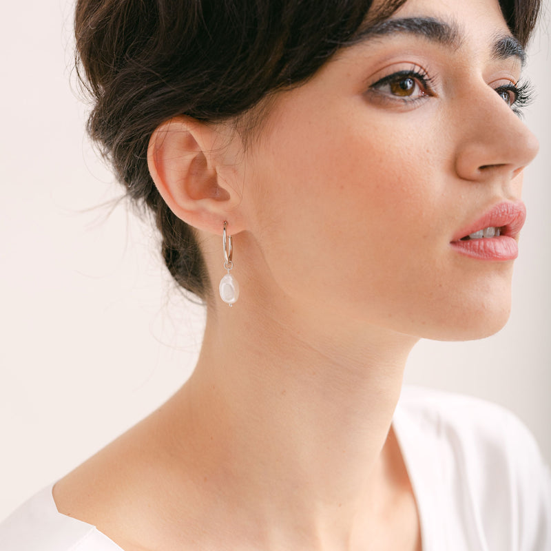Baroque pearl hoop earrings (silver) - Liberty in Love