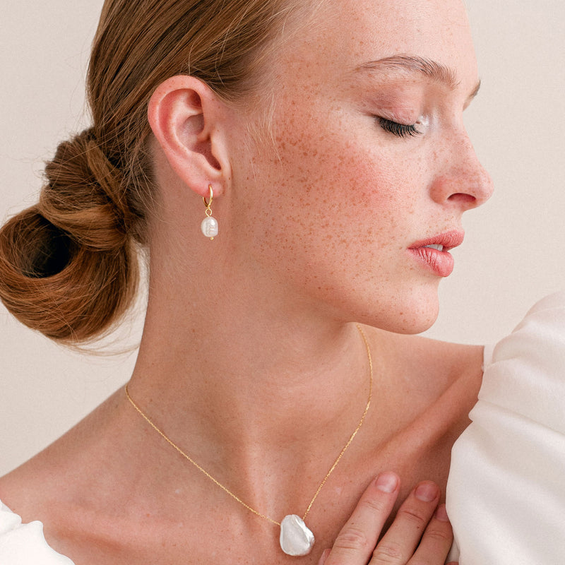 Baroque pearl small hoop earrings (gold) - Liberty in Love