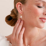 Baroque pearl small hoop earrings (gold) - Liberty in Love