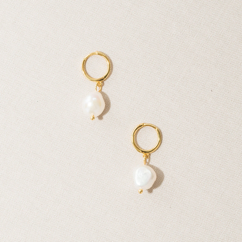 Baroque pearl small hoop earrings (gold) - Liberty in Love
