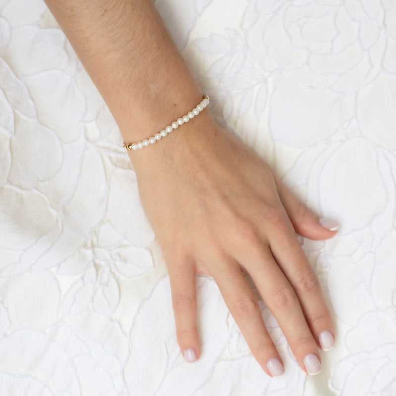 Carlisle pearl delicate toggle bracelet (gold) - Liberty in Love