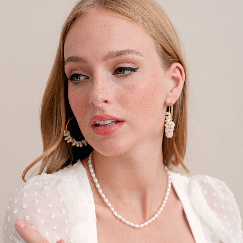 Clustered pearl hoop earrings (gold) - Liberty in Love