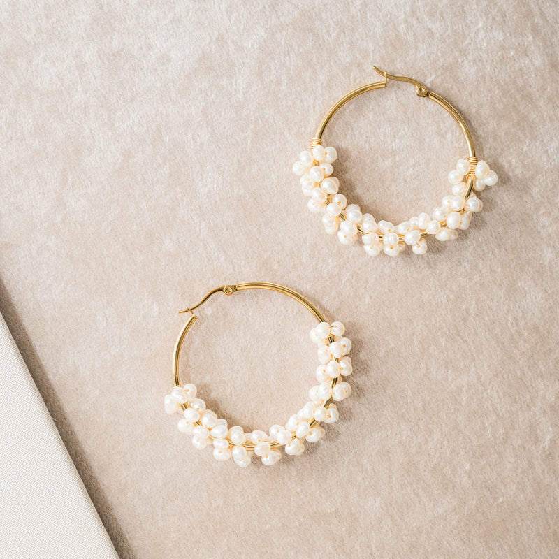 Clustered pearl hoop earrings (gold) - Liberty in Love