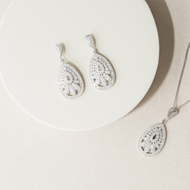 Cosmopolitan vintage bridal jewellery set - Liberty in Love