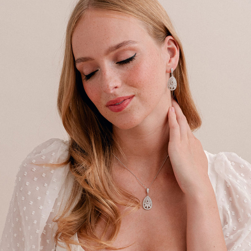 Cosmopolitan crystal pendant necklace - Liberty in Love