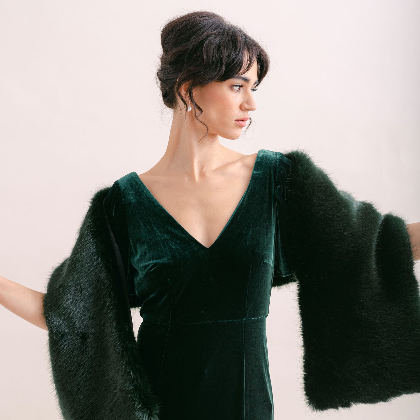 Hunter green faux fur short bridal wrap
