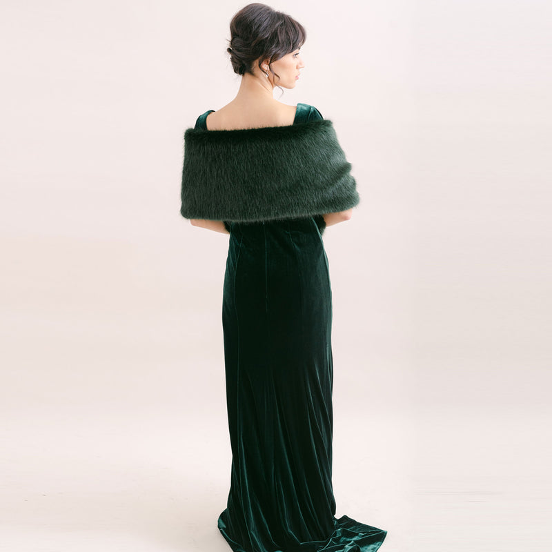 Hunter green faux fur short bridal wrap | Aria Liberty in Love Hunter green faux fur short bridal wrap | Aria Liberty in Love