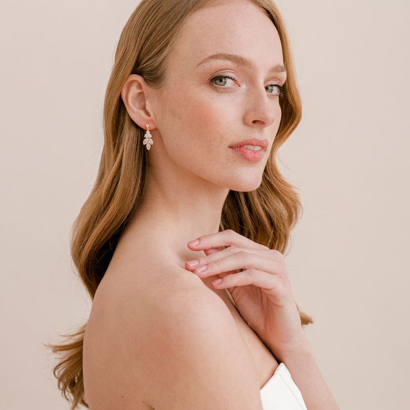 Kit crystal drop earrings (gold) - Liberty in Love