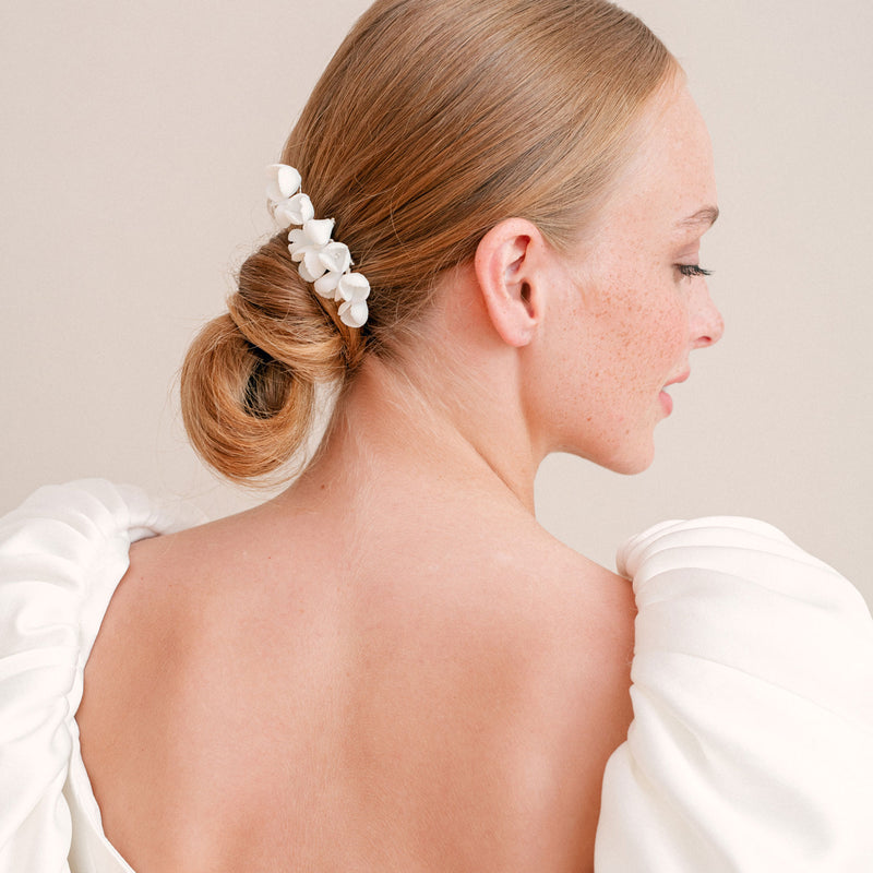 Marguerite III clay flower hair comb - Liberty in Love