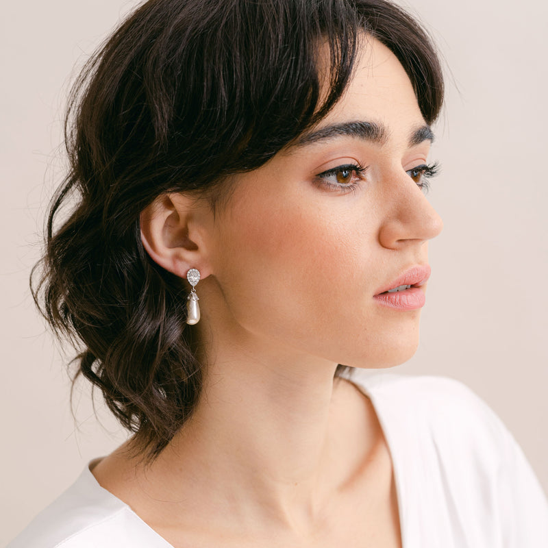 Noemi I teardrop pearl earrings and necklace set (silver) - Liberty in Love